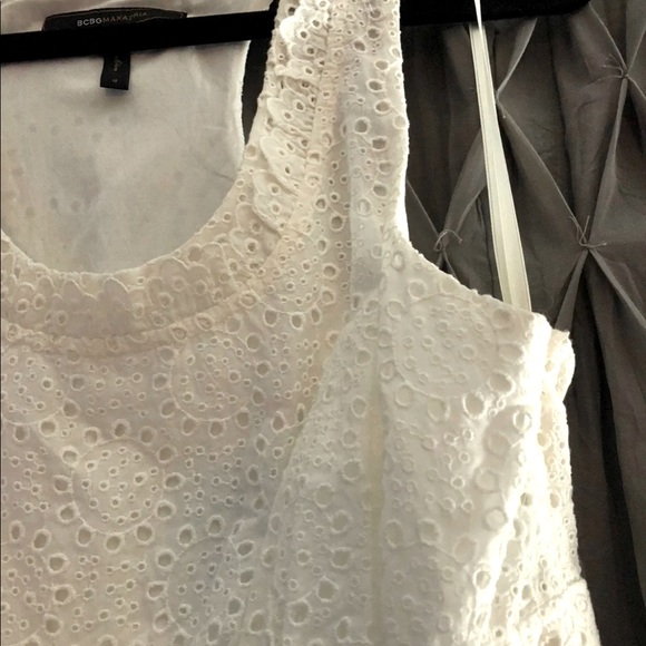 Beautiful BCBGMAXAZRIA Cocktail Dress Size 12 - Picture 4 of 5